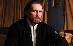 Усик приділяє велику увагу своєму зовнішньому вигляду як на рингу, так і у звичайному житті