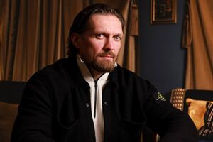 Усик уделяет большое внимание своему внешнему виду как на ринге, так и в обычной жизни