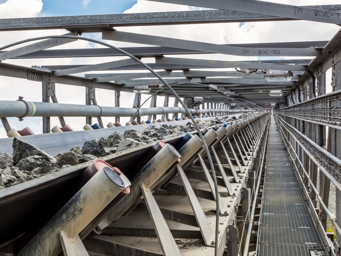 В Україні функціонує 15 вугільних шахт, із них сім – у державній власності, зазначив Волинець