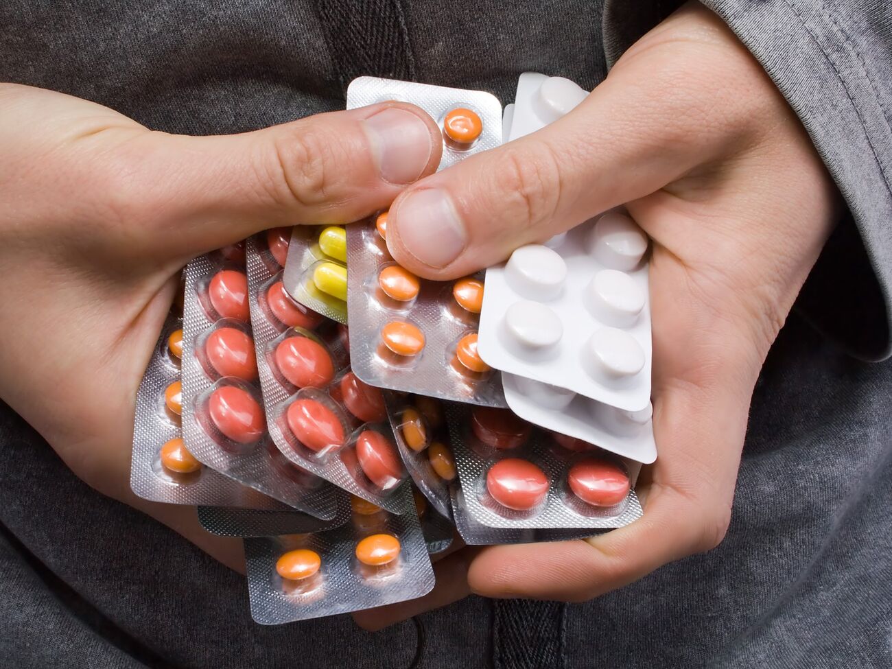 Более двух десятков фармкомпаний и дальше сотрудничают с РФ