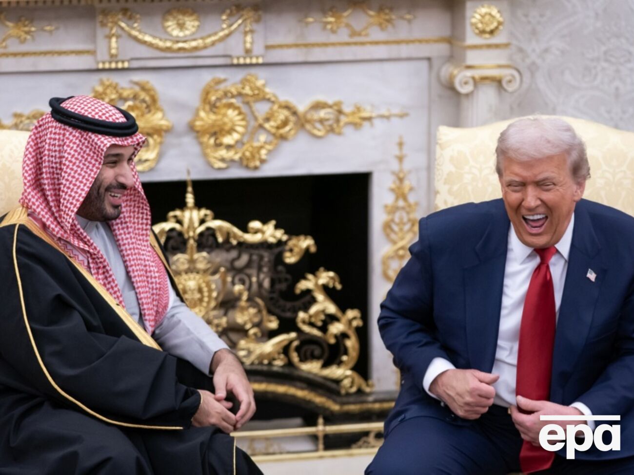 В то же время Трамп назвал ибн Салмана "фантастическим человеком" и "воином"