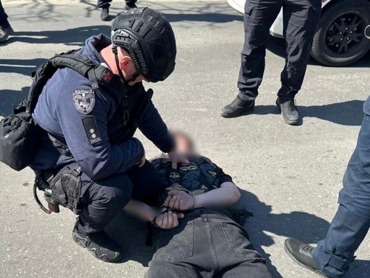 У задержанного изъяли пистолет с патронами и корпус гранаты