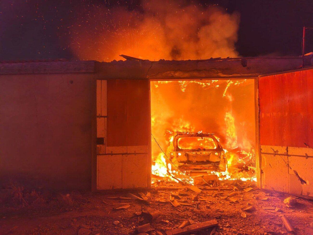 В ряде населенных пунктов после атаки фиксируются перебои с электроснабжением