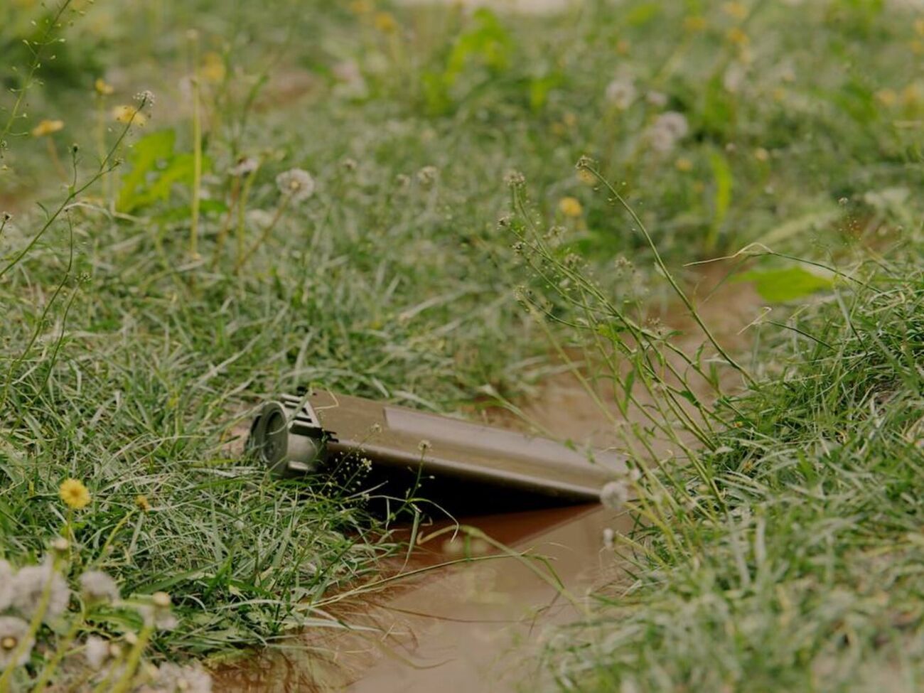 За словами експерта, міни розміщені у спеціальних круглих контейнерах під крилами