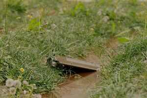 За словами експерта, міни розміщені у спеціальних круглих контейнерах під крилами