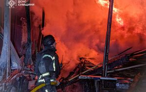 Российская атака вызвала масштабный пожар в Сумской области