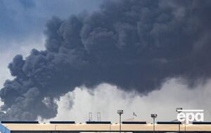 Дым поднимался над портом в Дубае после ракетного удара Ирана