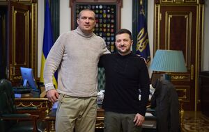 Усик: Я нижче, ніж президент, не збираюся нікуди йти