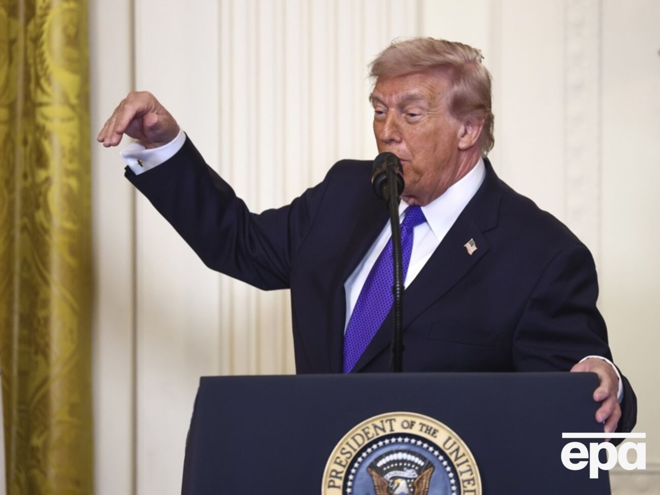 Трамп упомянул военную помощь Украине, которую он остановил