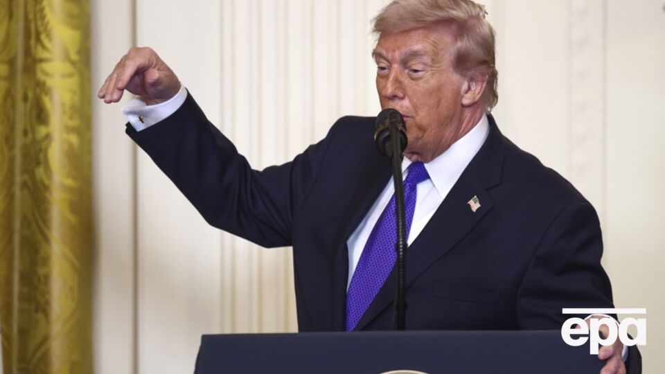Трамп упомянул военную помощь Украине, которую он остановил
