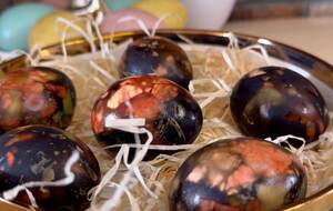 Для блиску мармурові яйця натирають олією