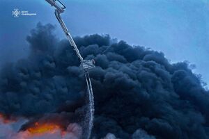 Пожар на одном из самых больших резервуаров в Европе тушили 10 дней, сообщило СМИ