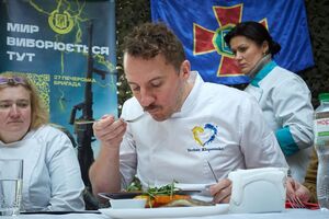Клопотенко является сооснователем социального проекта Cult Food, цель которого – изменение культуры питания