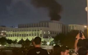 Дрон попал по парковке у консульства США