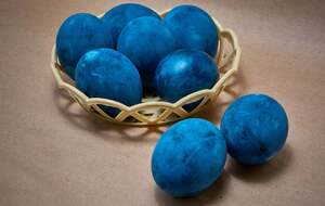 Для блиску яйця потрібно натерти олією