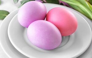 Колір яєць залежить від часу занурення