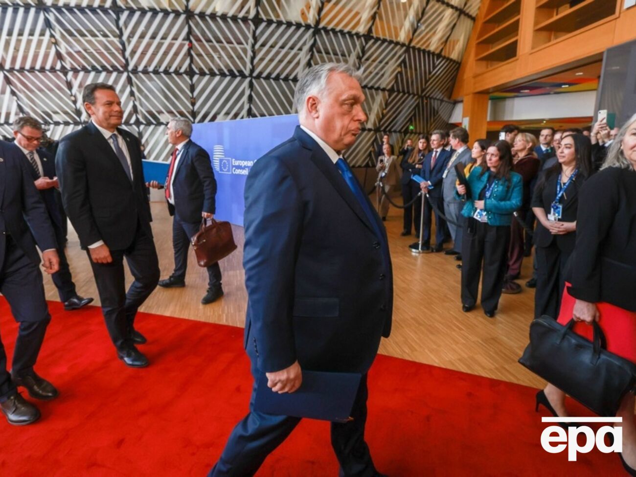 Думки в ЄС щодо Орбана розділилися: одні вважають його "одним із найрозумніших політиків" у Єврораді, тоді як інші називають "троянським конем"