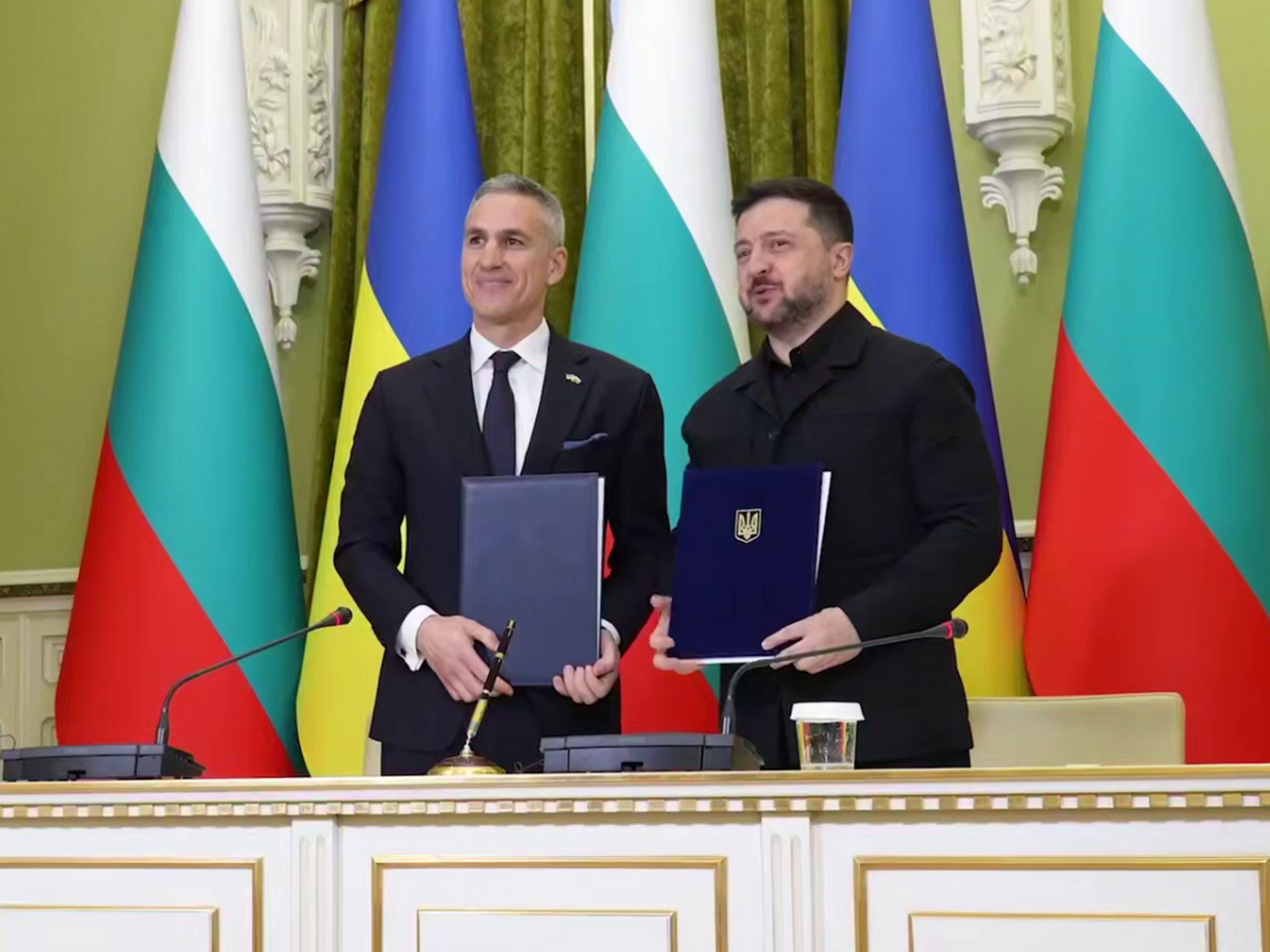 Зеленський і прем’єр Болгарії домовилися про створення енергетичного коридору для постачання в Україну до 10 млрд м³ газу на рік