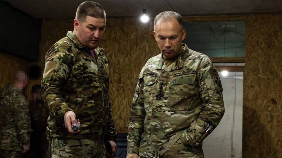 Сырский на выездном совещании с командным составом органов военного управления во время поездки на покровское направление
