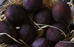 Шкаралупа профарбується й сяятиме