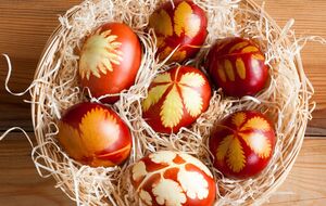 Пофарбовані яйця змастіть олією для блиску