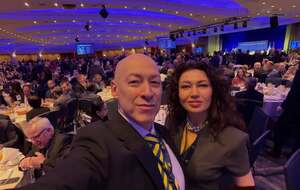 Медведєв невиліковно хворий, штурм приймальні Путіна, паніка серед еліт і дрони над Лукашенком. Стрим Бацман із Гордоном. Трансляція