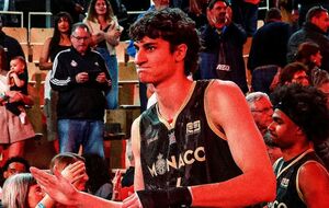 Рост Максима Кличко – 2 м 18 см