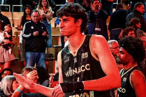 Рост Максима Кличко – 2 м 18 см