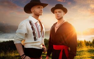 Работа над песней длилась четыре года, а окончательное звучание она приобрела только после знакомства певца с Лазановским