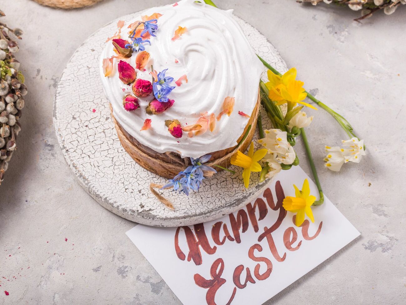 Такая глазурь хорошо держит декор