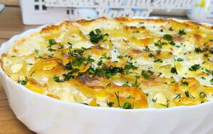 Перед подачей посыпьте запеканку свежей зеленью