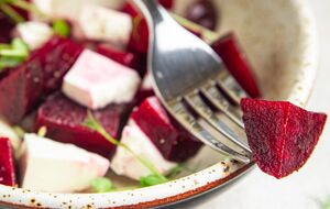 Свекла отлично сочетается с сыром