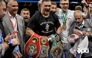 Усик заявил, что еще несколько лет будет в спорте