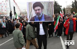 Моджтабу Хаменеї вважають впливовою, але непублічною фігурою, яка тривалий час діяла в тіні свого батька, аятоли Алі Хаменеї