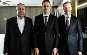 У Москві відбулася зустріч міністра закордонних справ Угорщини Сійярто з російськими урядовцями Мантуровим і Лавровим