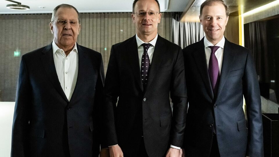 У Москві відбулася зустріч міністра закордонних справ Угорщини Сійярто з російськими урядовцями Мантуровим і Лавровим