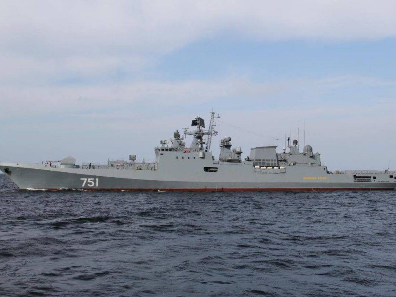 "Адмирал Эссен" попал под удар, говорят эксперты