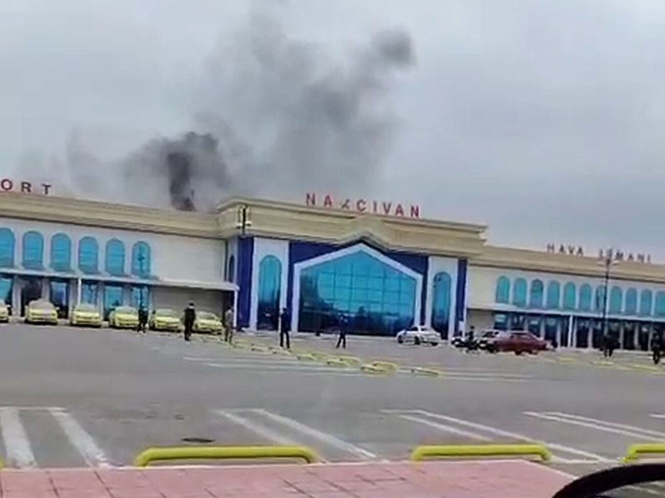 Дрон ударив по аеропорту