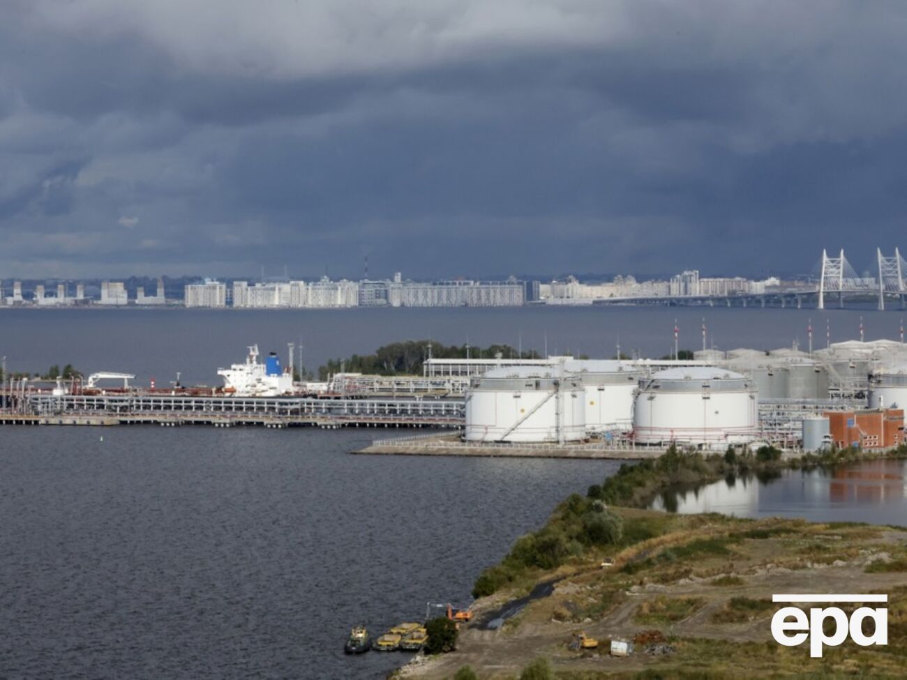 Перебої у транспортуванні нафти через Ормузьку протоку зменшили доступність близькосхідних сортів сировини й підвищили вартість фрахту