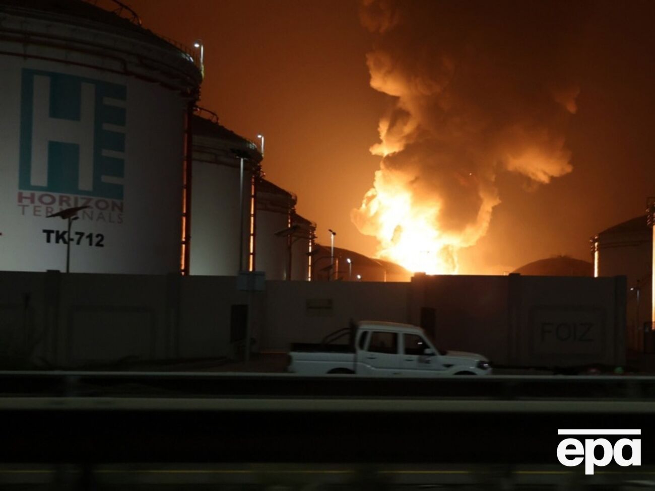 Иран нанес удары по нефтеперерабатывающим объектам (на фото – последствия атаки в Фуджейре (ОАЭ) 4 марта)