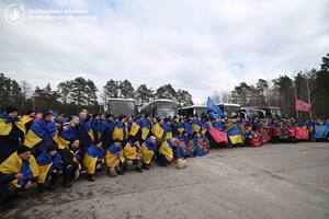 Старшему освобожденному из плена военному – 60 лет, самому младшему – 26, в плен он попал в 22-летнем возрасте