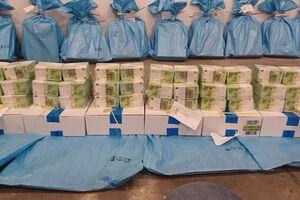 В "Ощадбанке" объяснили, что с начала войны иностранную валюту и банковские металлы перевозят исключительно наземно