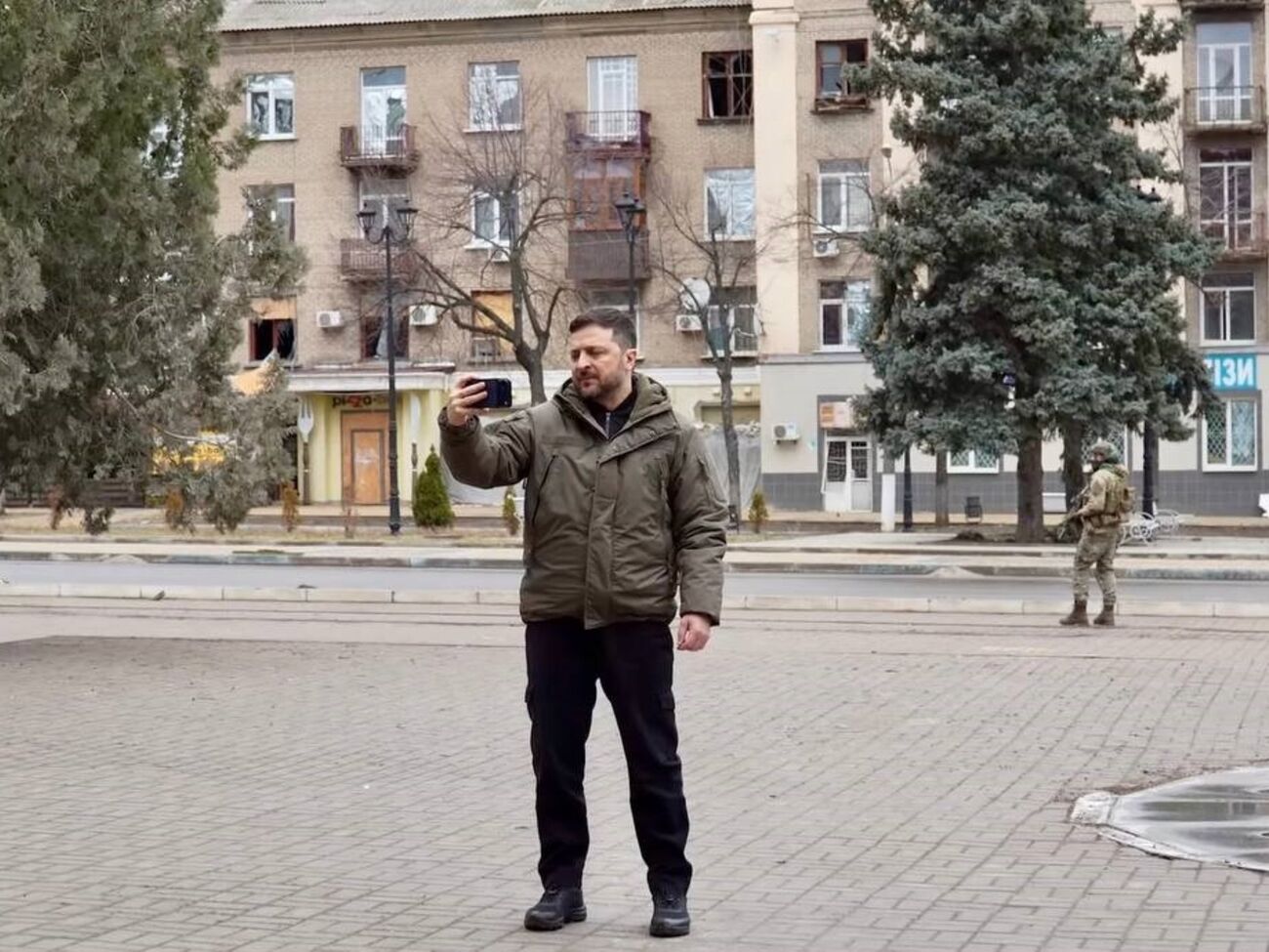 Глава государства отметил важность сильных украинских позиций в Донецкой области