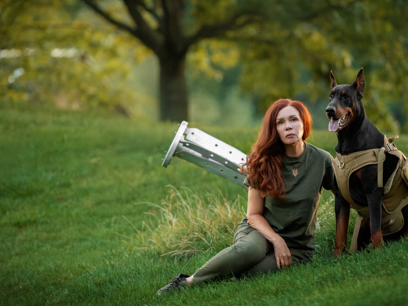 Гин: Солнечные дни, они как-то сегодня резко закончились. В городе снова пасмурно, холодно, ветер. Смерть и горе