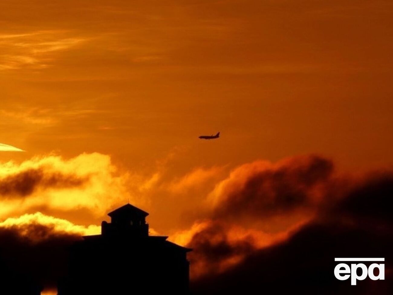 Рейс у Краснодар більше ніж годину кружляв над морем, його скерували в Нальчик через дозаправку в Анталії