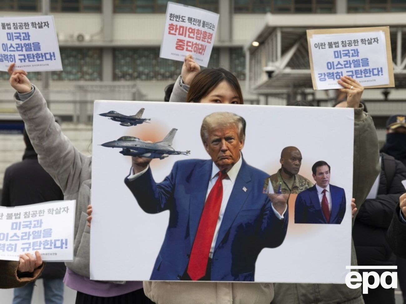 Сенатор Тиллис отметил, что американцы сомневаются в целесообразности участия США в войне на Ближнем Востоке