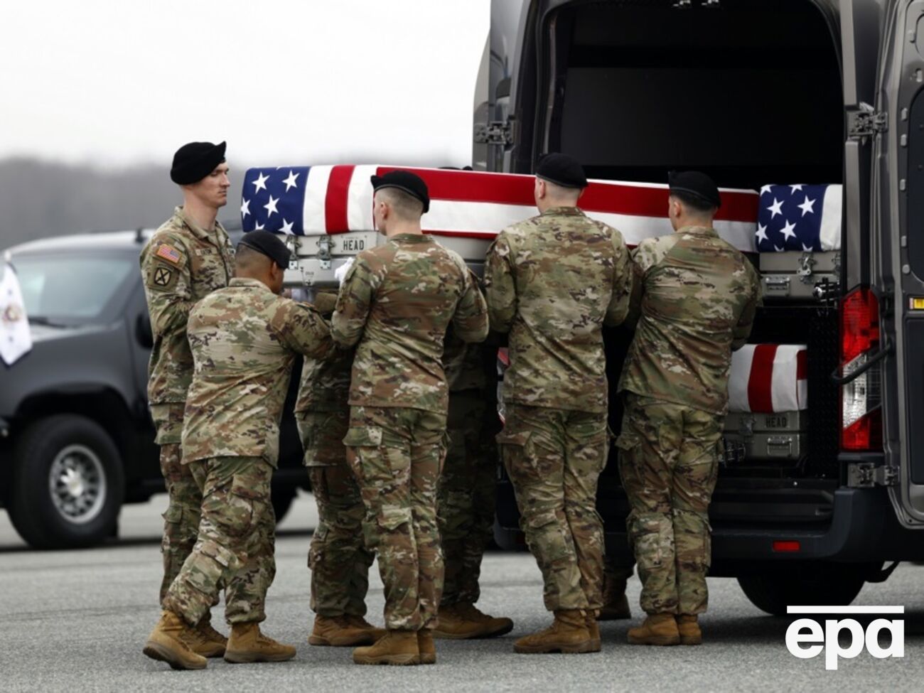 Число убитых американцев достигло семи, утверждают в Вашингтоне