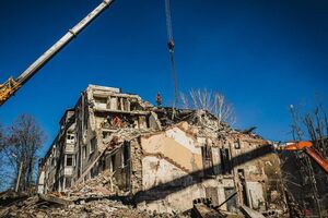 На месте разрушенного дома продолжат работать кинологи