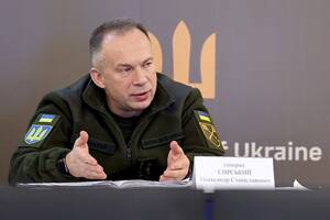 ЗСУ змушують росіян змінювати плани й перекидати війська, написав Сирський