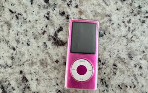 Росіяни скуповують застарілі пристрої для прослуховування музики